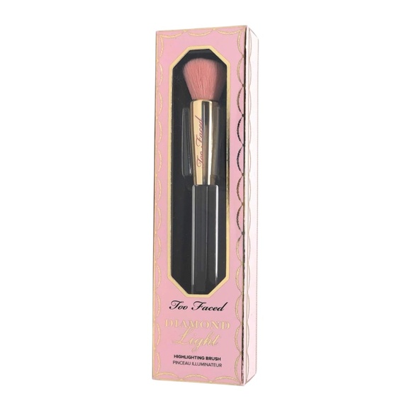 Too Faced Diamond Light Brush Highlighting Brush - Picture 2 of 2